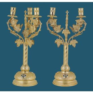 Gold-plated trikeri and dikeri with enamel medallions