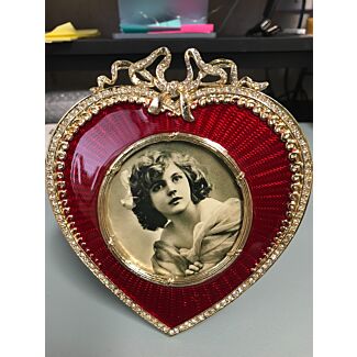 Red Heart Frame