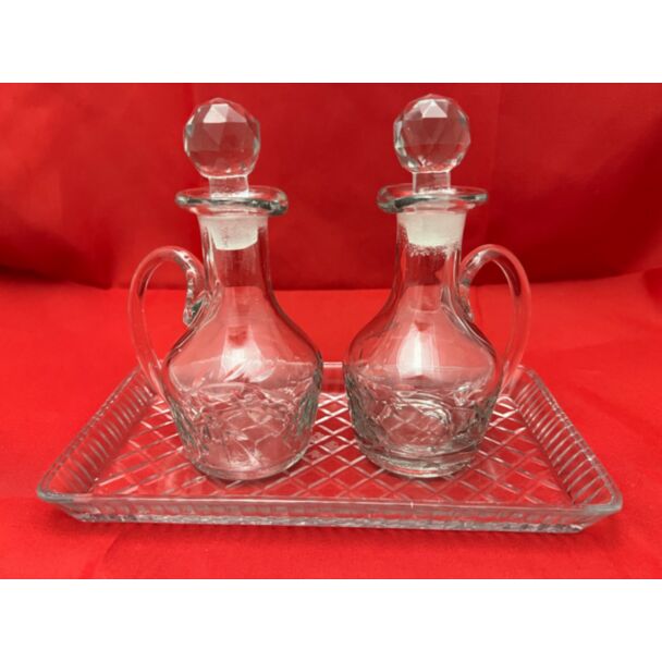 Cruet set w/Grape Design and Tray
