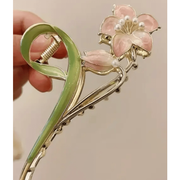 Lily Metal Hair Clip